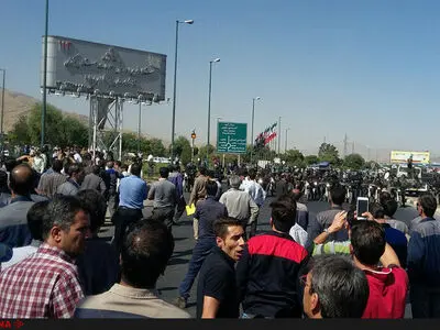 بی‌توجهی به مطالبات، به اعتراض خیابانی منجر شد/ باید از کارگران اراکی دلجویی کرد