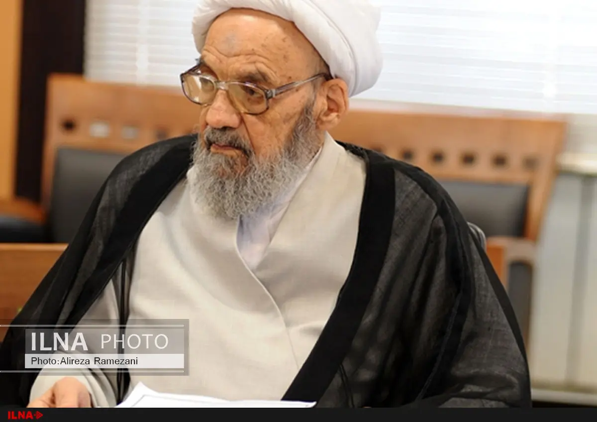 آیت الله محسنی گرکانی کاندیدای خبرگان استان مرکزی شد