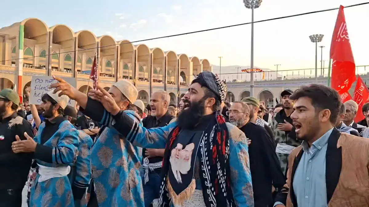 عزاداری لرستانی‌ها در صحن مصلی تهران + فیلم