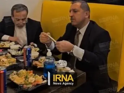 حضور وزیر خارجه کشورمان در یکی از رستوران های شهر دمشق + فیلم