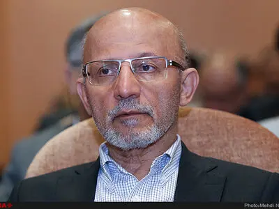 شعار نه شرقی و نه غربی تبدیل به «فقط روسیه» شده است/ دولت را به اندازه اختیاراتش نقد کنیم/ روحانی تا به حال هیچ‌ عمل اصلاح‌طلبانه‌ای نداشته است