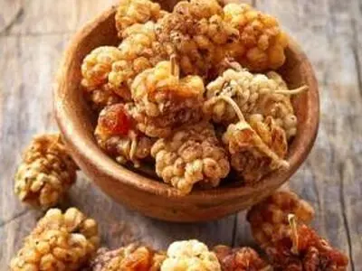 خواص بی نظیر توت خشک برای سلامت بدن