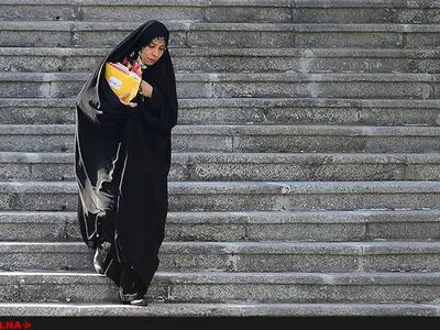 ادای احترام امین زاده به مقام شهدای 8 سال دفاع مقدس