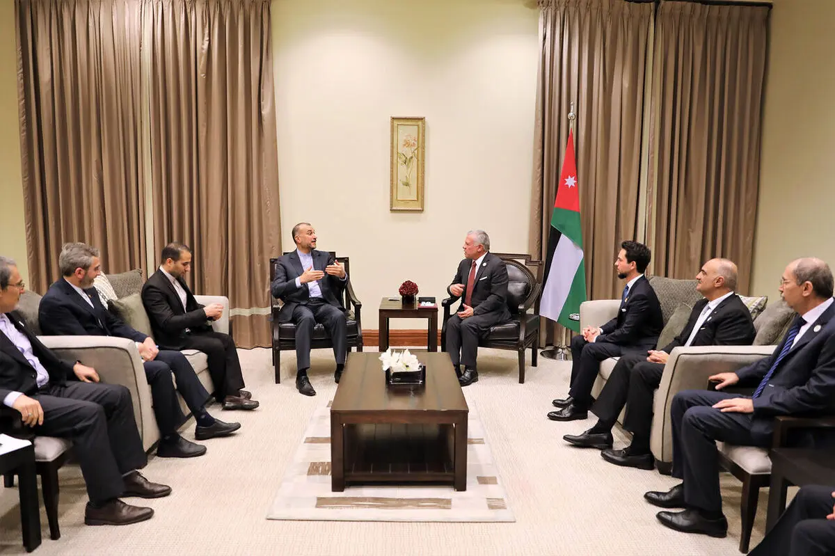 وزیر الخارجیة الایراني یسلم رسالة الرئیس رئیسي لملک الاردن