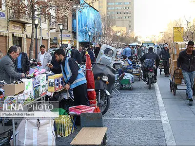 شهر را از تصرف سد معبر خارج کنیم / ساماندهی موقت دستفروشان و اغذیه فروشان در چهار نقطه شهر