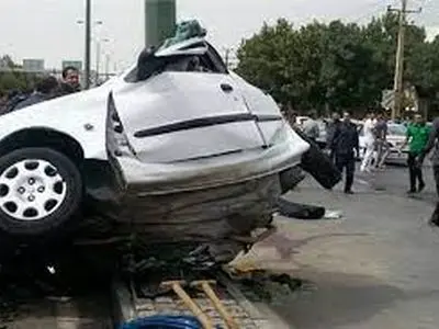 برخورد پژو ۴۰۵ با تیر چراغ برق در خرم‌آباد ۲ کشته برجای گذاشت