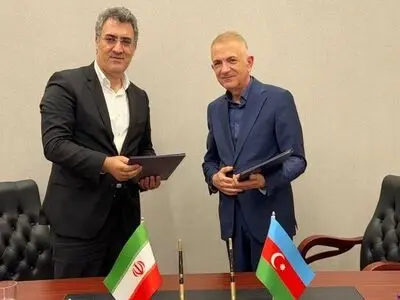 خلال زيارة بزشكيان إلى باكو؛ إیران وأذربیجان توقعان اتفاقا مشتركا لإرساء السلام والأمن في المنطقة