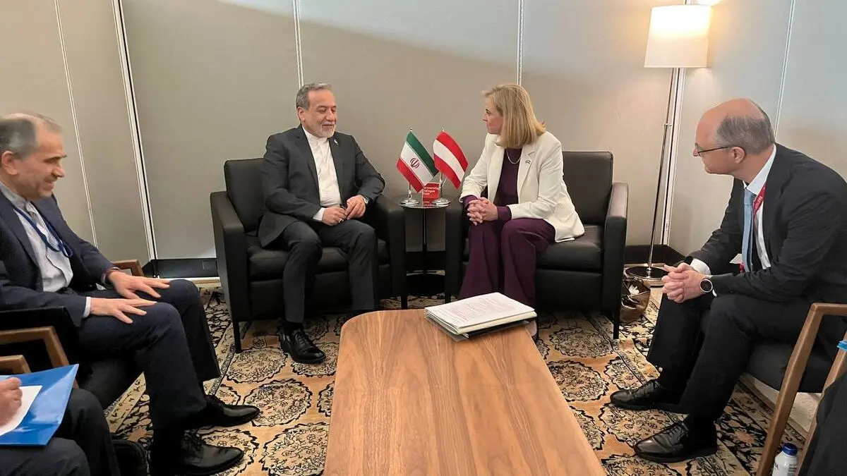 دیدار عراقچی با همتای اتریشی خود 
