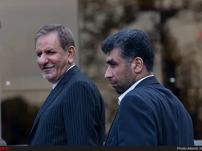 بازدید جهانگیری از شهرک مبل و منبت ملایر