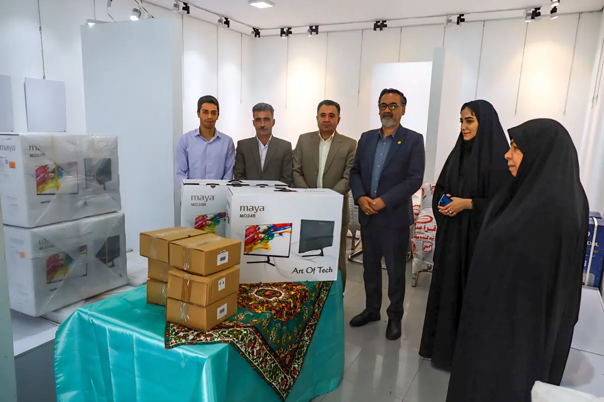 توزیع ۳۰ دستگاه سیستم رایانه در مدارس سمپاد فارس