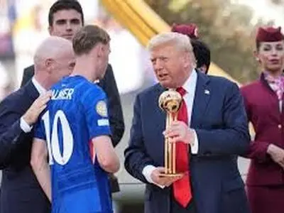 طنزپرداز آمریکایی: ترامپ جشن قهرمانی چلسی را به نمایش شخصی خود تبدیل کرد! /فیلم