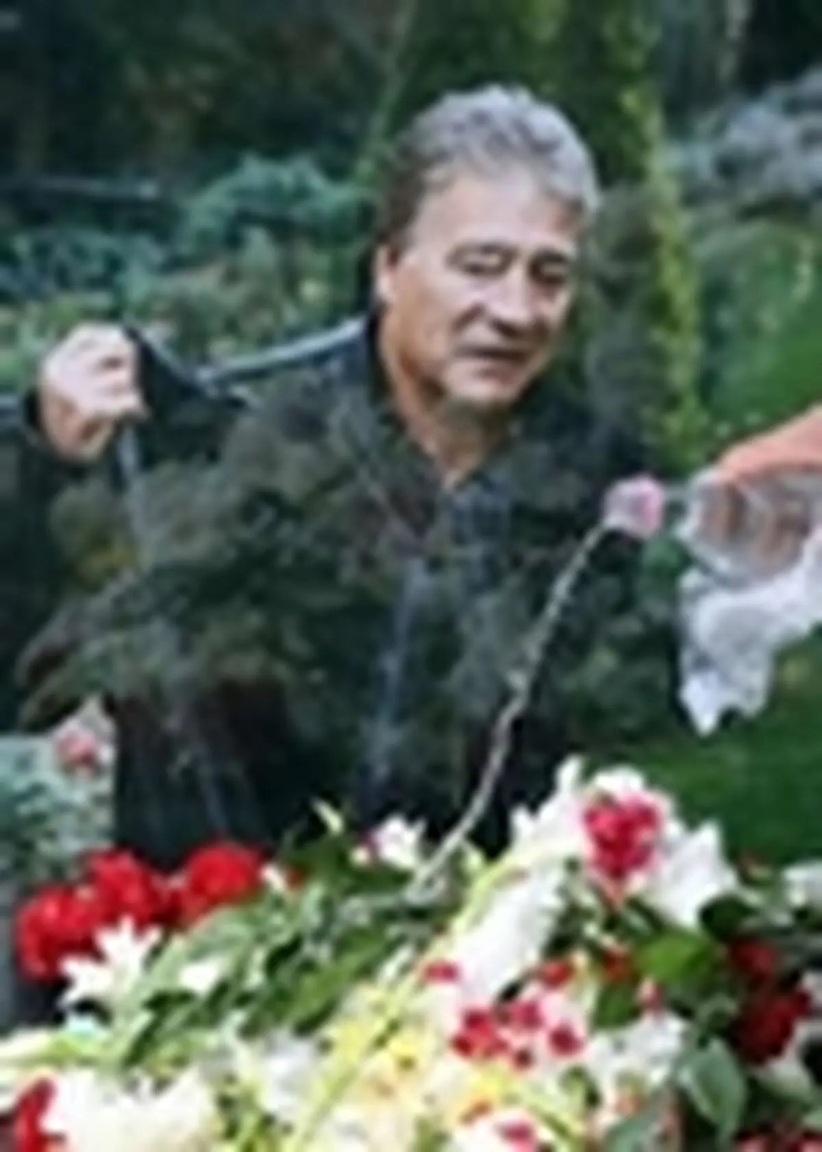 ۶۵ سالگی ناصر حجازی در قطعه‌نام‌آوران / گرامیداشت یاد دروازه‌بان اسطوره‌ای استقلال