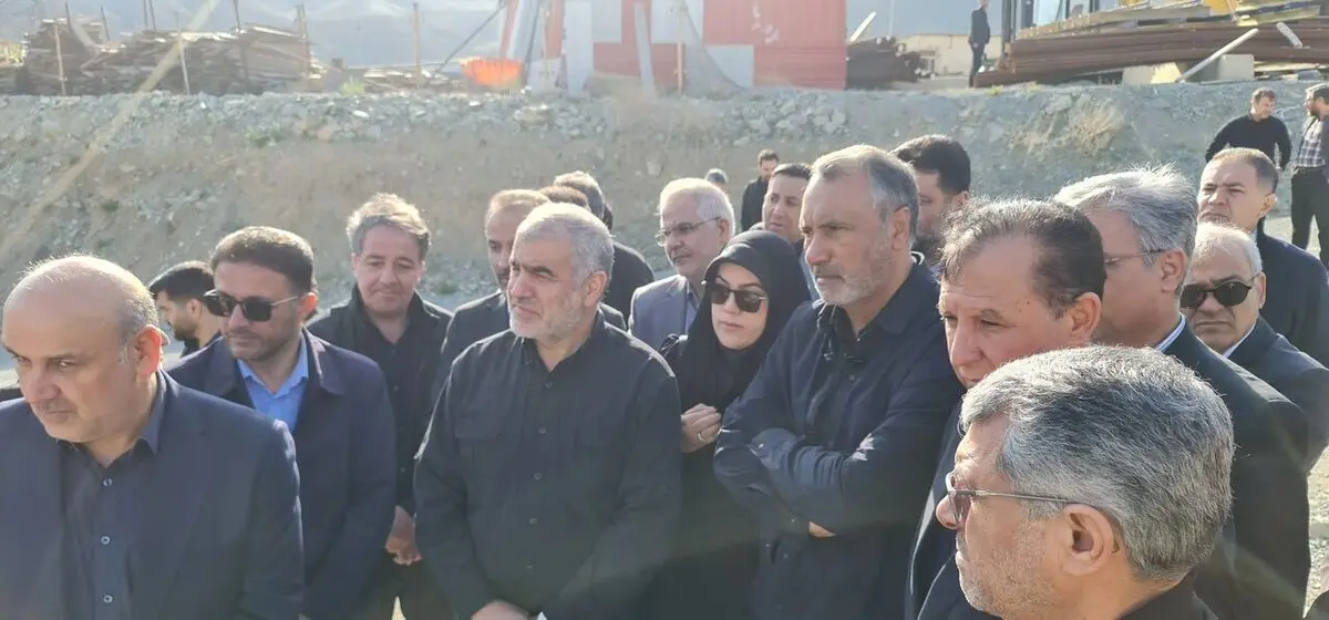 بازدید نیکزاد و اعضای کمیسیون عمران مجلس از پل آسیب‌دیده B۱ کرج