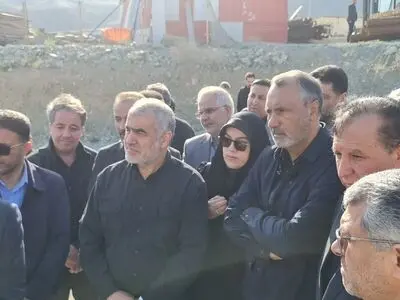 بازدید نیکزاد و اعضای کمیسیون عمران مجلس از پل آسیب‌دیده B۱ کرج