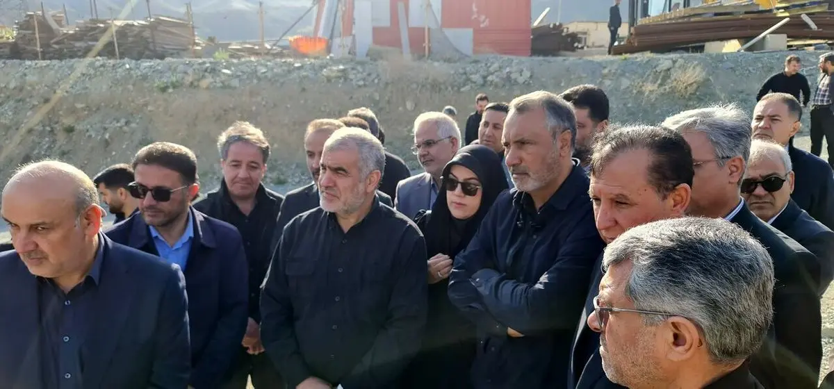 بازدید نیکزاد و اعضای کمیسیون عمران مجلس از پل آسیب‌دیده B۱ کرج