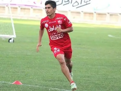 بازیکن ناکام پرسپولیسی در آستانه آبی‌پوش شدن!