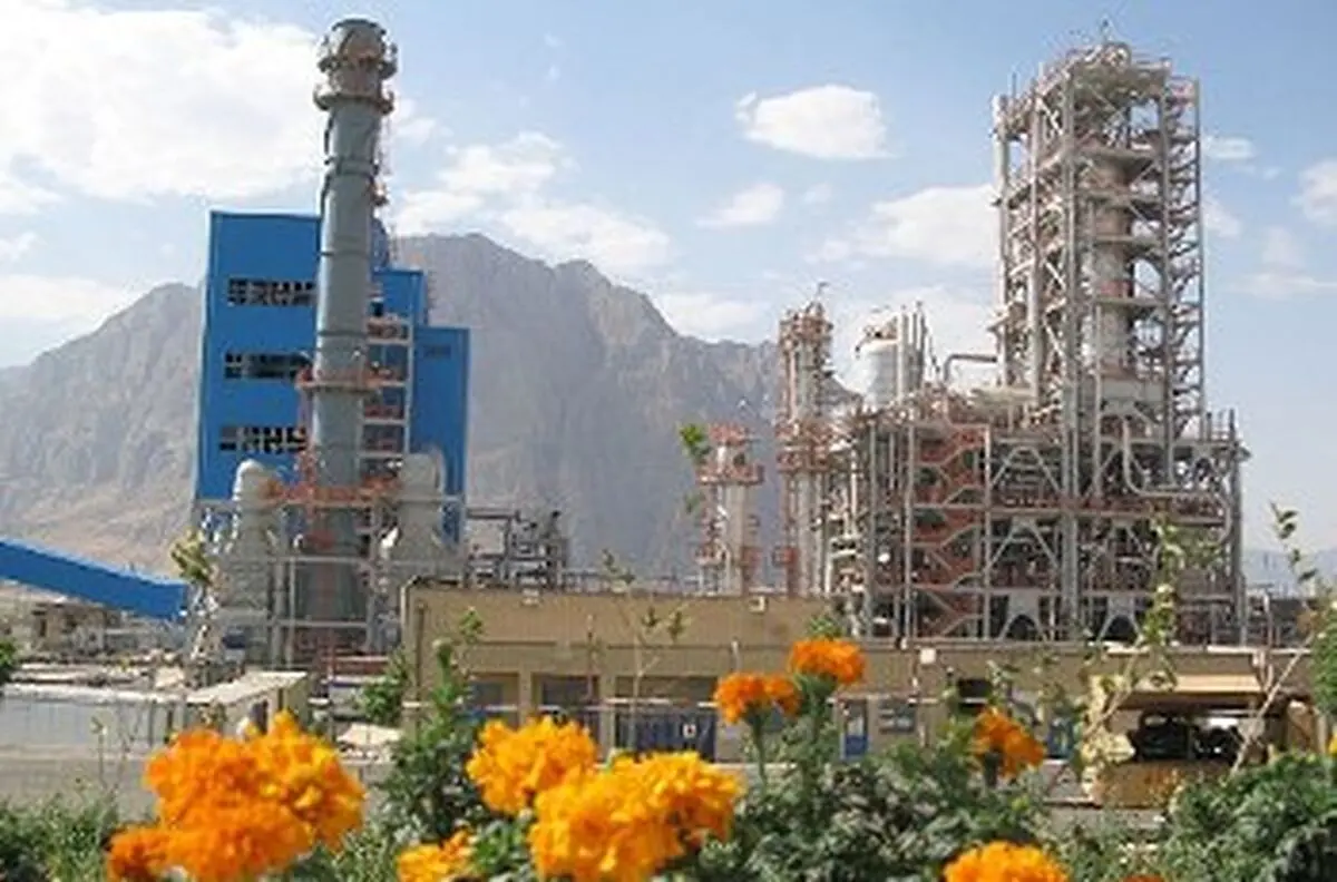 اهدای گواهینامه صنعت سبز به شرکت پتروشیمی خوزستان