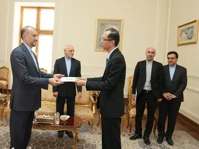 تقدیم رونوشت استوارنامه سفیر جدید تایلند به امیرعبداللهیان/ سفیر پاکستان خداحافظی کرد