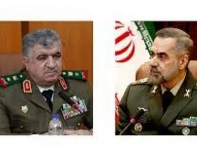 في اتصال هاتفي مع نظیره السوري.. وزیر الدفاع الإیراني: هجمات الکیان الصهیوني الأخیرة هي انتحار سیاسي