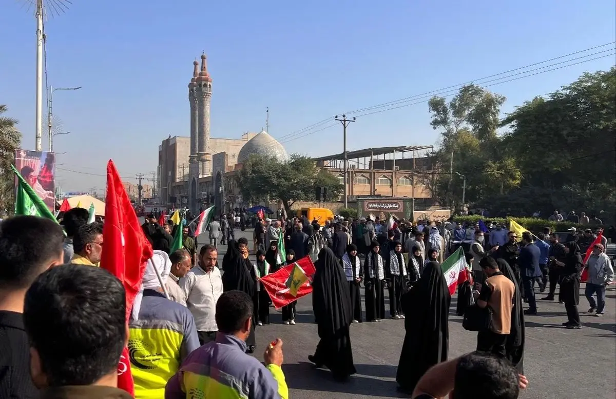 راهپیمایی یوم الله ۱۳ آبان باحضور گسترده دانش آموزان و اقشار مختلف مردم در شهرهای خوزستان 