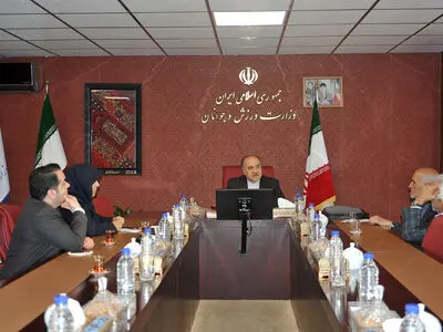 دیدار اعضای هیات رئیسه فدراسیون ژیمناستیک با وزیر ورزش و جوانان