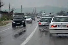 لغزندگی جاده کرج-چالوس به علت بارش باران