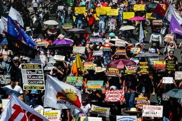 اعتراض کارگران فیلیپین به گرانی سوخت با وقوع جنگ در خاورمیانه