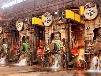 ثبت دومین رکورد ماهانه تولید کلاف گرم در ناحیه نورد گرم فولاد مبارکه