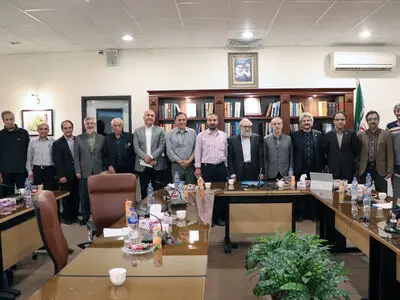 توسعه‌ی علمی، زبان فارسی و دانشگاه، علم و تفکر مدرن موضوعات کتاب «ایران من»/ جنبش فرهنگیِ مردم‌نهاد شایسته بالیدن است