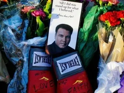 مراسم تشییع و خاکسپاری محمد علی کلی + تصاویر 