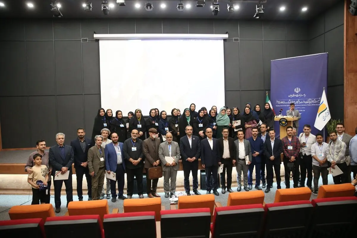 نشست هم‌اندیشی سخنگوی دولت با نخبگان و اهالی فرهنگ، ارتباطات و رسانه در منطقه آزاد انزلی برگزار شد
