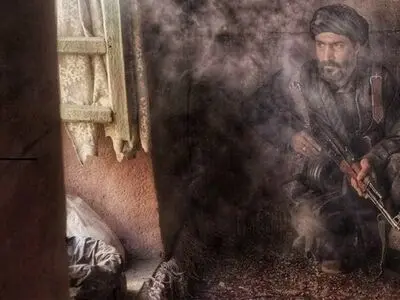 اگر میدان قوی نباشد، دیپلماسی نتیجه نمی‌دهد/ آمریکایی‌ها از اتفاقات پیش‌پا افتاده قهرمان‌سازی می‌کنند درعوض ما قدر قهرمان‌هایمان را نمی‌دانیم 