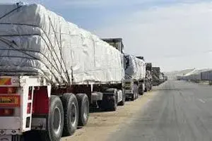 صف کشیدن صدها کامیون حامل کمک های امدادی در رفح