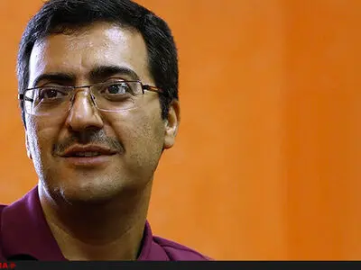 وقتی تحمل نام خاتمی و میرحسین را ندارند توقع خلق ادبیات انقلاب بیهوده‌است