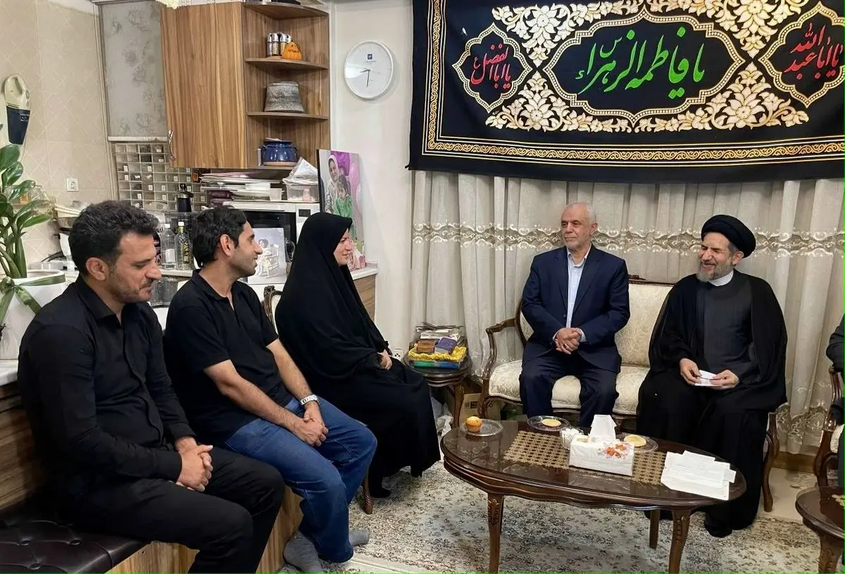 دیدار ابوترابیفرد و اوحدی با خانواده شهیدان عسگری