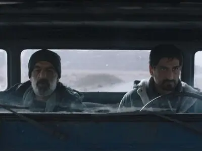 نمی‌خواستم خشونت علیه زنان را محدود به یک قشر یا اقلیم خاص کنم/ تبعات یک قتل خانوادگی می‌تواند یک نسل را درگیر خود کند/ تا زمانی که خشونت هست، قصه فیلم‌هایی چون «آه سرد» کهنه نمی‌شود
