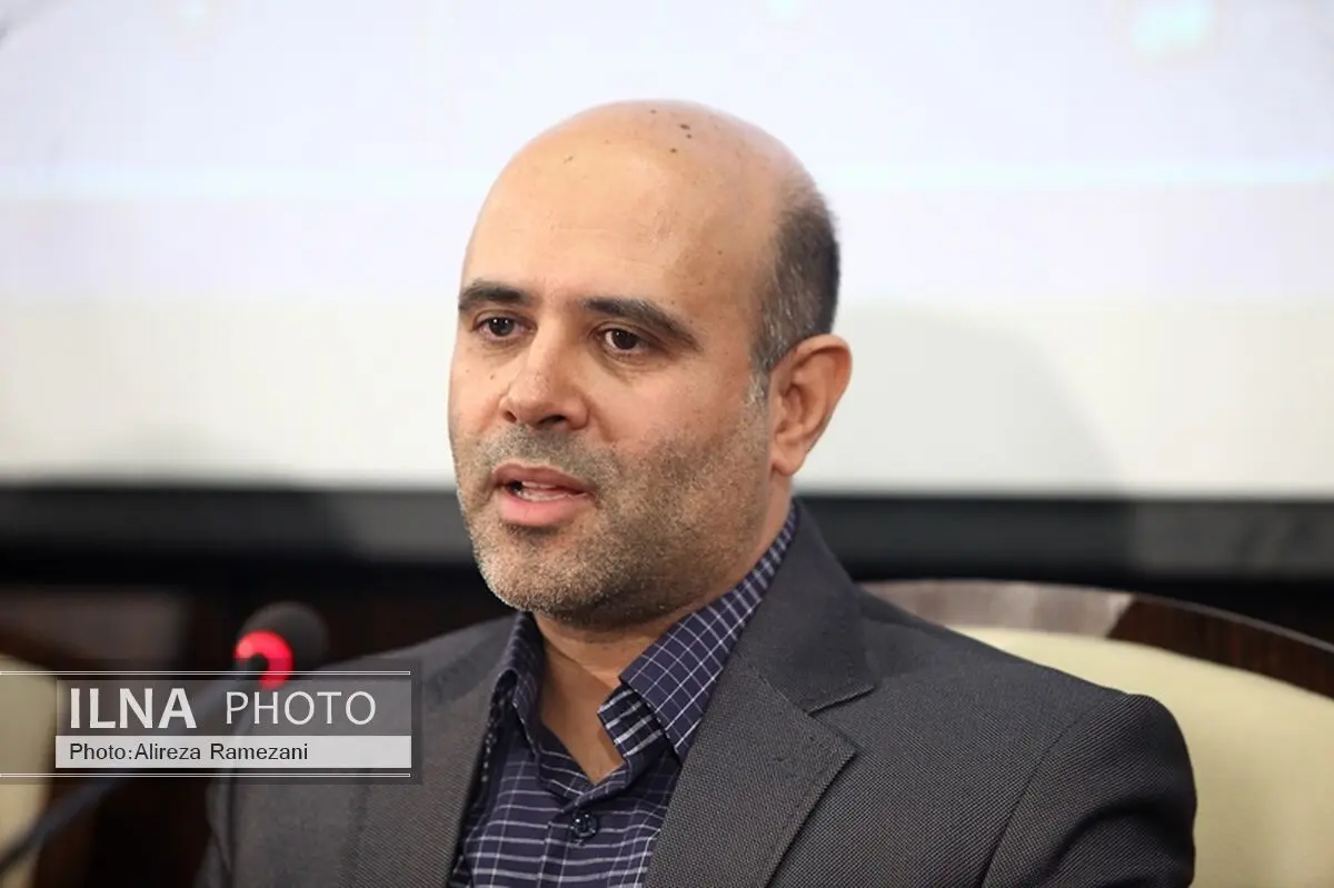 یک رسانه باید خیلی بی‌عرضه باشد که نتواند پول دربیاورد 