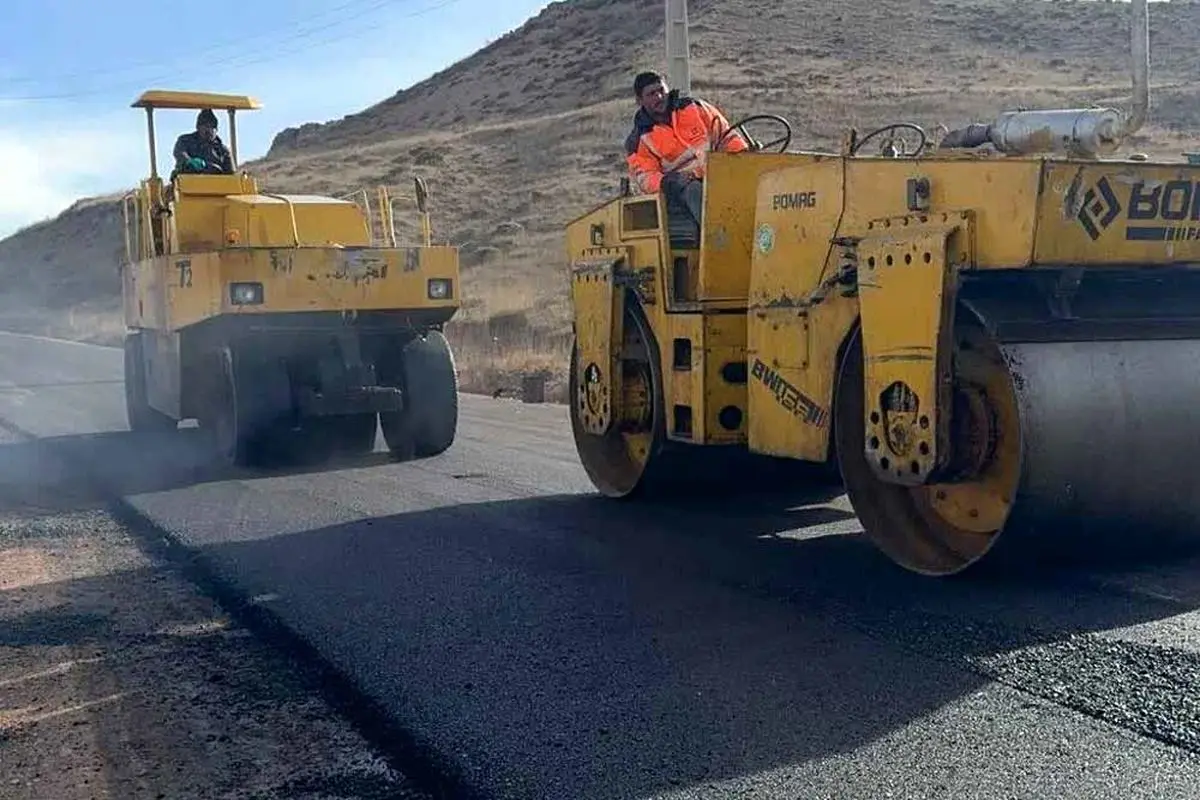 آغاز آسفالت راه روستایی خرزان بخش کوهین قزوین