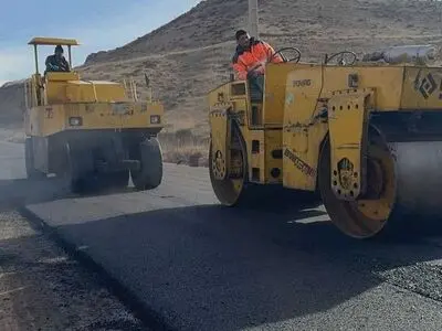 آغاز آسفالت راه روستایی خرزان بخش کوهین قزوین