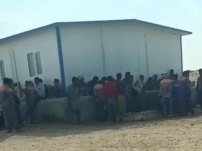 تجمع کارگران پروژه آب شیرین مکران به دلیل معوقات مزدی 