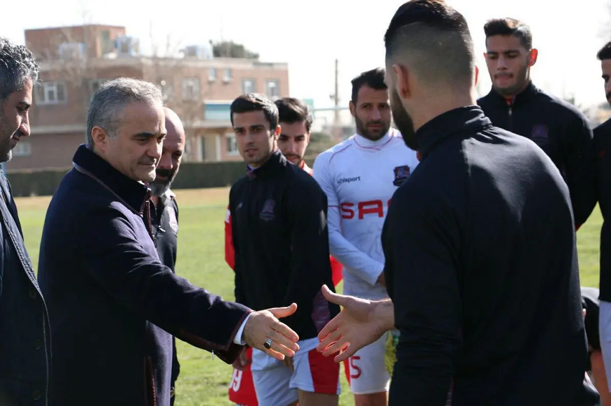 بازیکنان نساجی حواسشان به حواشی نباشد