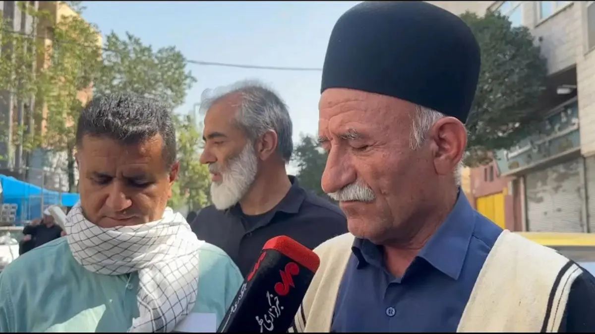 او بسیار مهربان بود و در قلب ما جا داشت؛ مراسم تشییع پیکر مطهر «آقای شهید ایران» و شهدای خانواده ایشان + فیلم