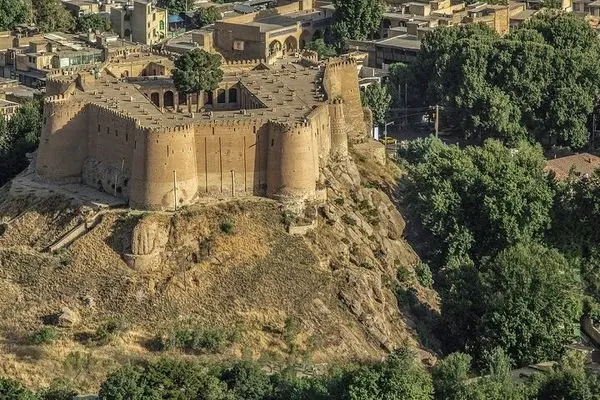  قلعه فلک الافلاک و پل شکسته از پرونده ثبت جهانی دره خرم آباد حذف نمی‌شود