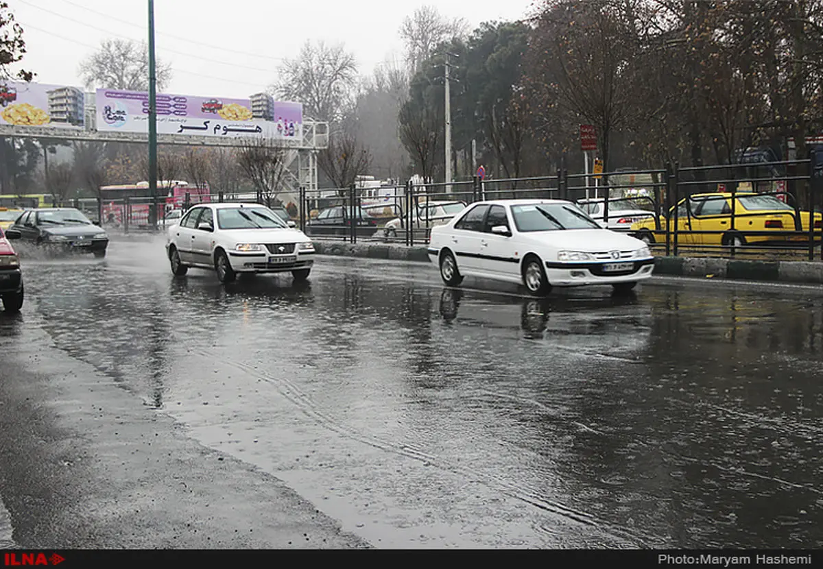 بارش باران در محورهای مواصلاتی ۶ استان کشور 