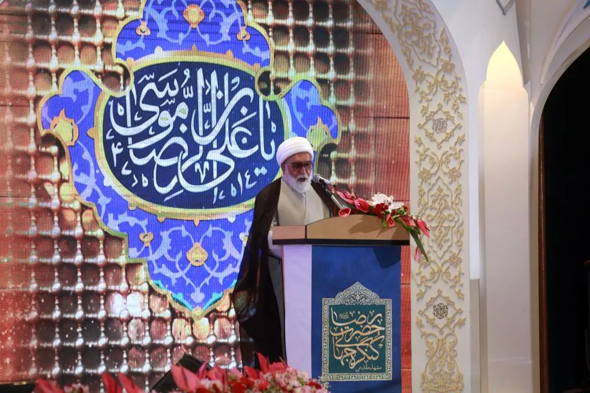 کرامت انسان باید بر اساس آموزههای مکتب رضوی و با حفظ آزادگی تعریف شود