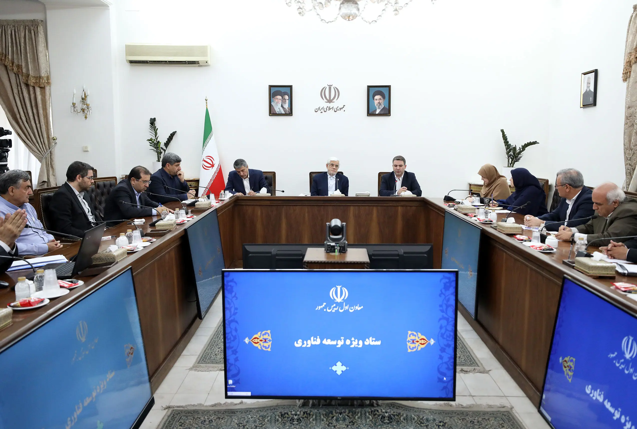 عارف: