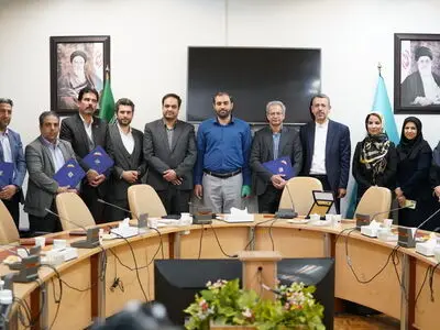 کسانی که در کسب و کار خود مشکل دارند به مراکز مشاوره و خدمات کارآفرینی مراجعه کنند