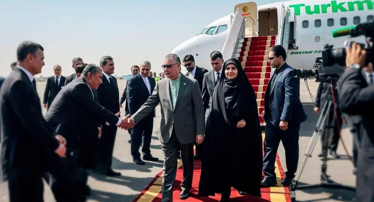 استقبال وزیر راه و شهرسازی از رهبر ملی ترکمنستان