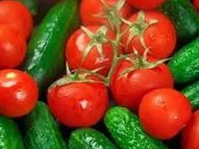 با این روش خیار و گوجه را طولانی مدت نگهدارید/فیلم