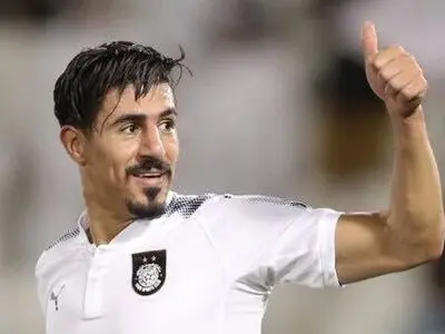 جلوتر از ریاض ماحرز، بغداد بونجاح مرد سال الجزایر شد (عکس)
